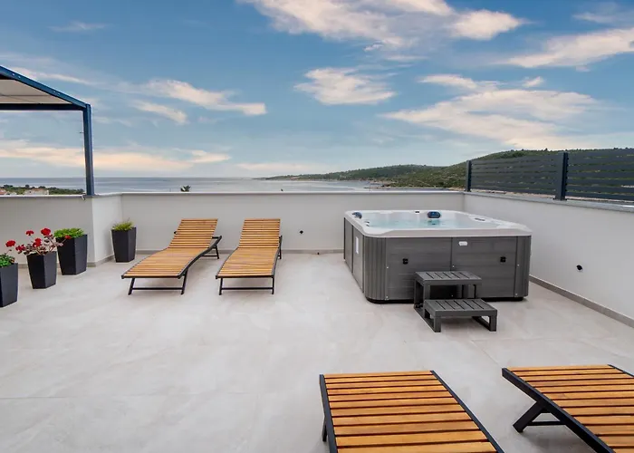 アパート Sea Heaven, Kanica