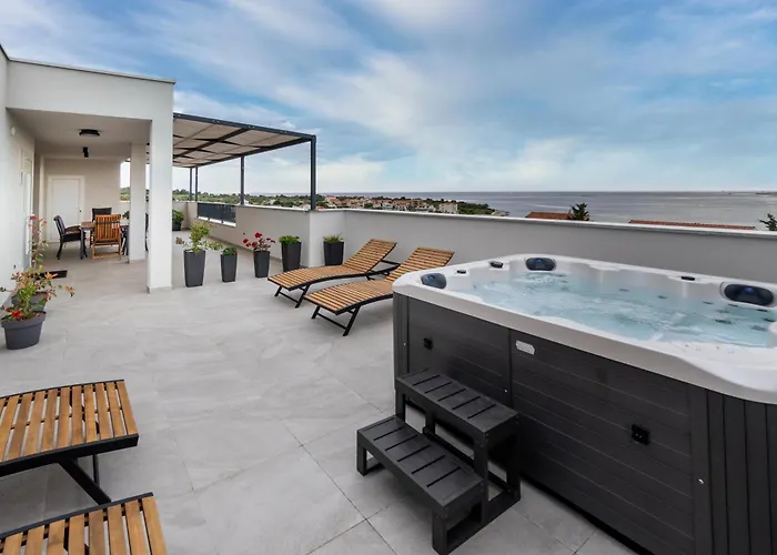 Sea Heaven, Kanica アパート