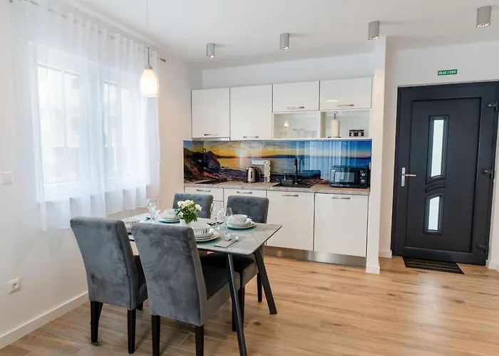 Sea Heaven, Kanica アパート